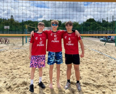 Chłopaki z Trójki wśród najlepszych siatkarzy plażowych województwa!